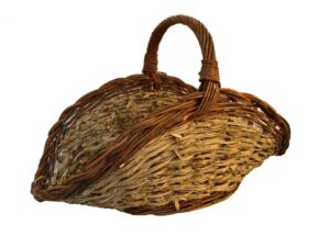 Leñera de olivo y mimbre rústico