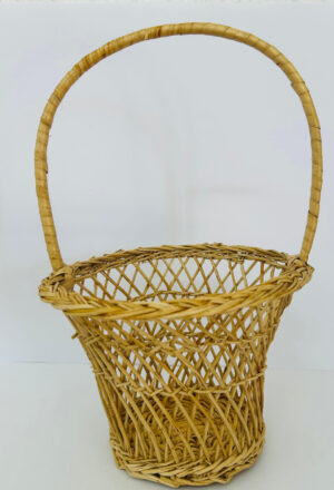 Cesta de mimbre calado