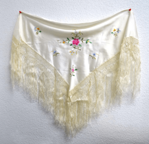 Mantón infantil negro
