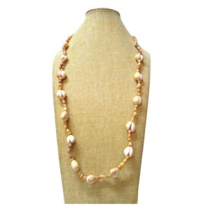 Collar de diseño de conchas largo