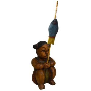 Pareja de niños de madera pescando