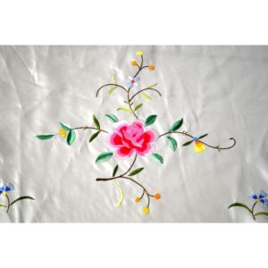 Mantón infantil blanco
