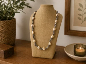 Collar de diseño de conchas largo